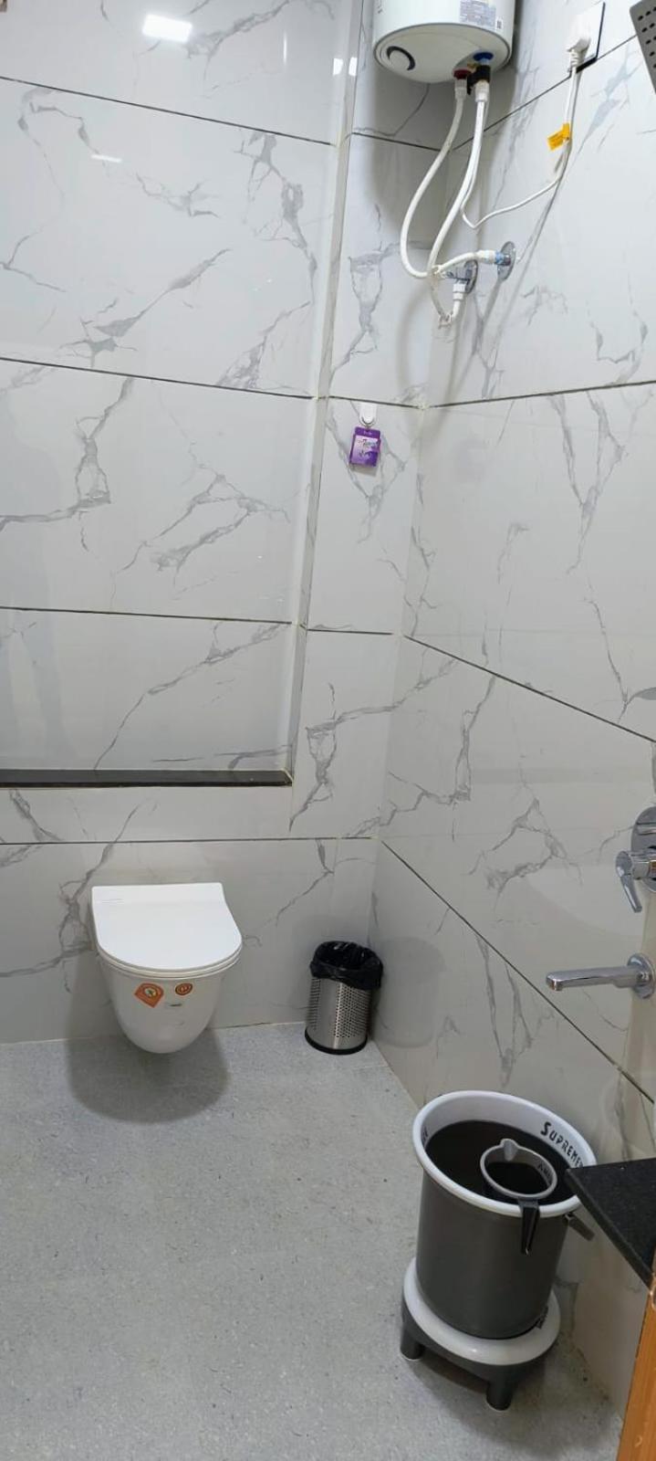 Hotel Satyam Shajapur Extérieur photo